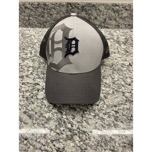 MLB Detroit Tigers New Era 9FORTY Navy Blue /Grey Trucker Adjustable